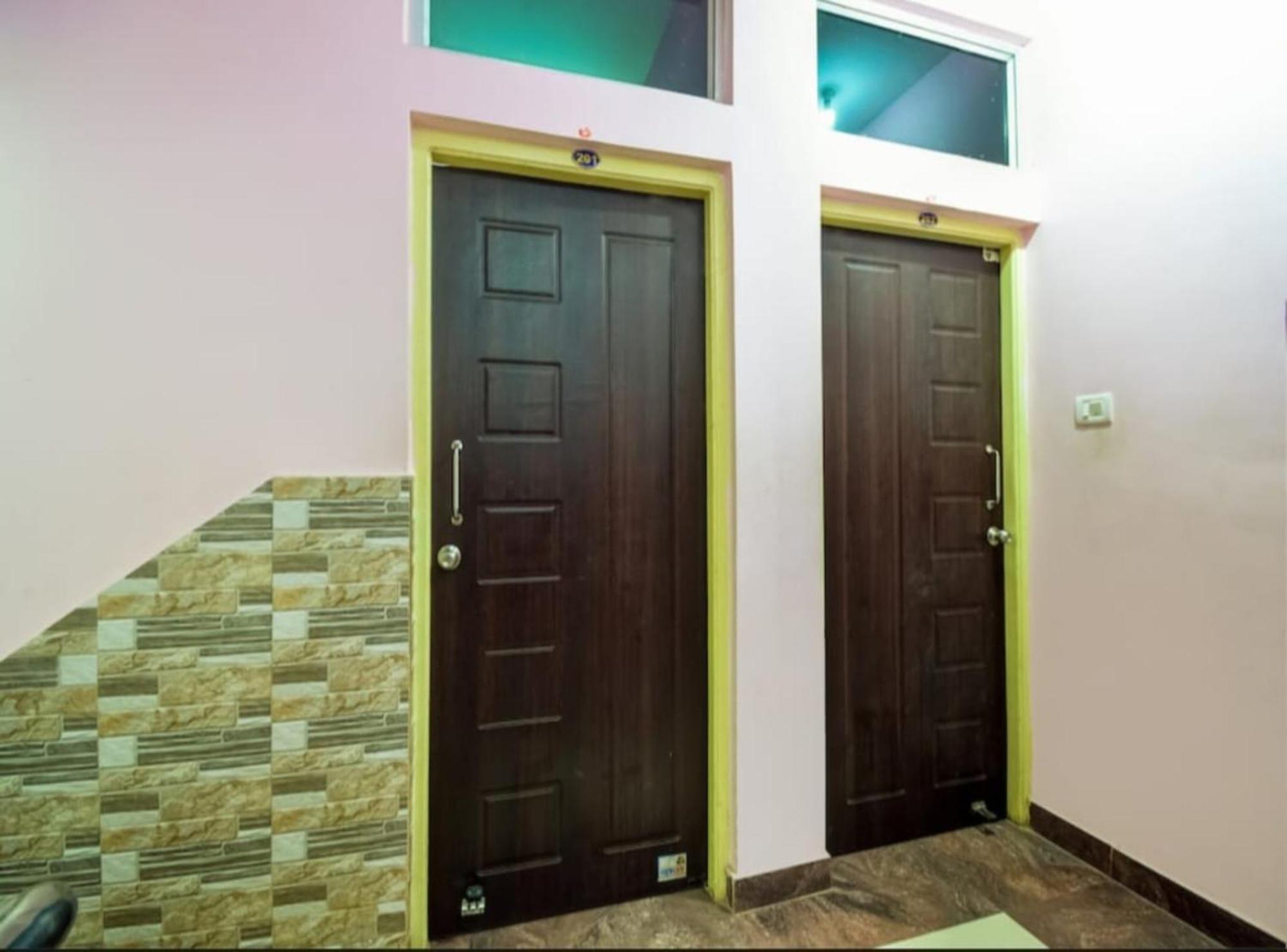 Hotel Planet 9 Near Sea Beach Best Choice Of Travellers By Morservices 3*